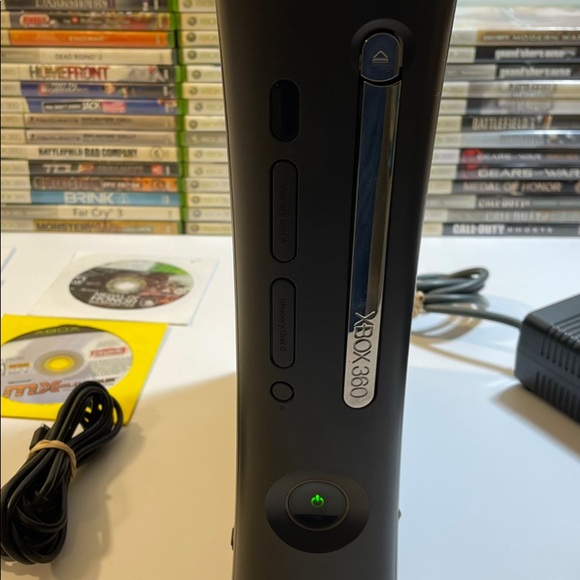 (MEGA BUNDLE) Xbox 360 Console (48) Games & Accessories!! - Picture 13 of 17